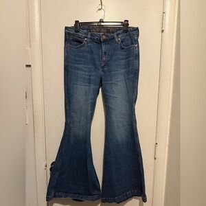Wrangler Women's Retro Trumpet Flare Jeans